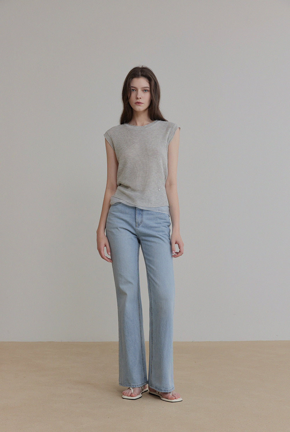 [TWEE] Lemb Back-Slit Sleeveless Knit