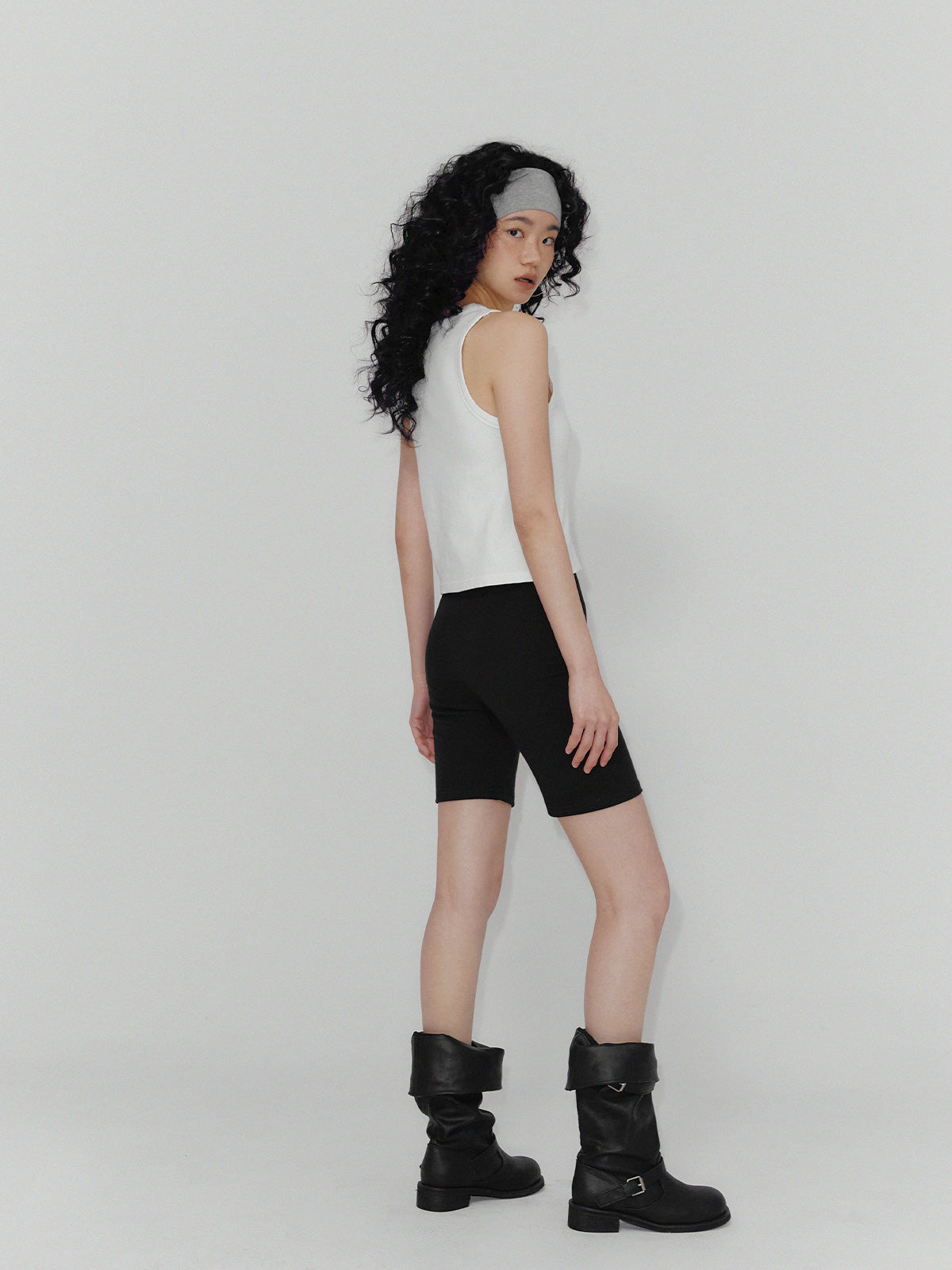 [TWEE] Pratt Basic U-Neck Crop Sleeveless