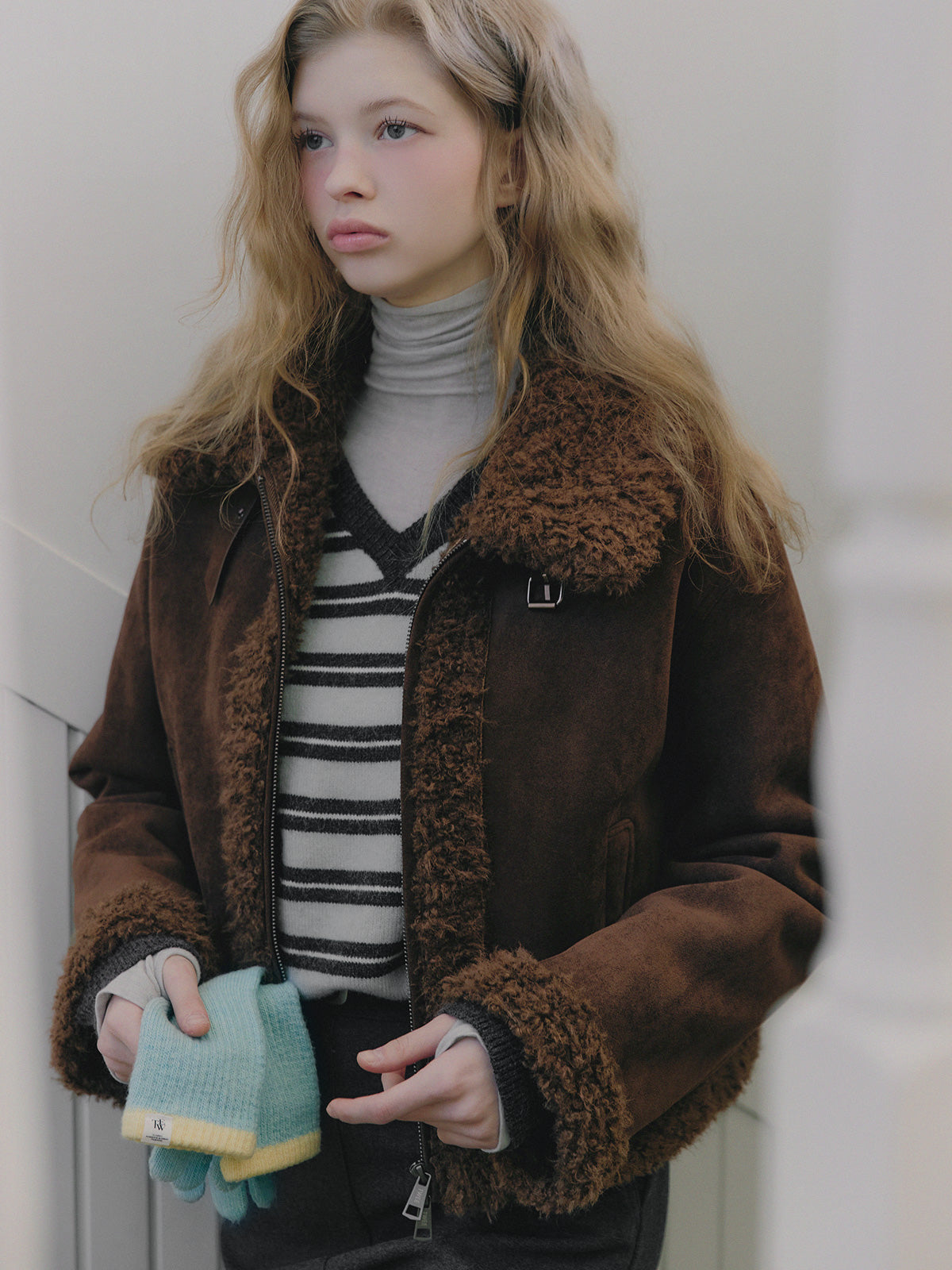 [TWEE] Bear Collar Short Shearling Jumper