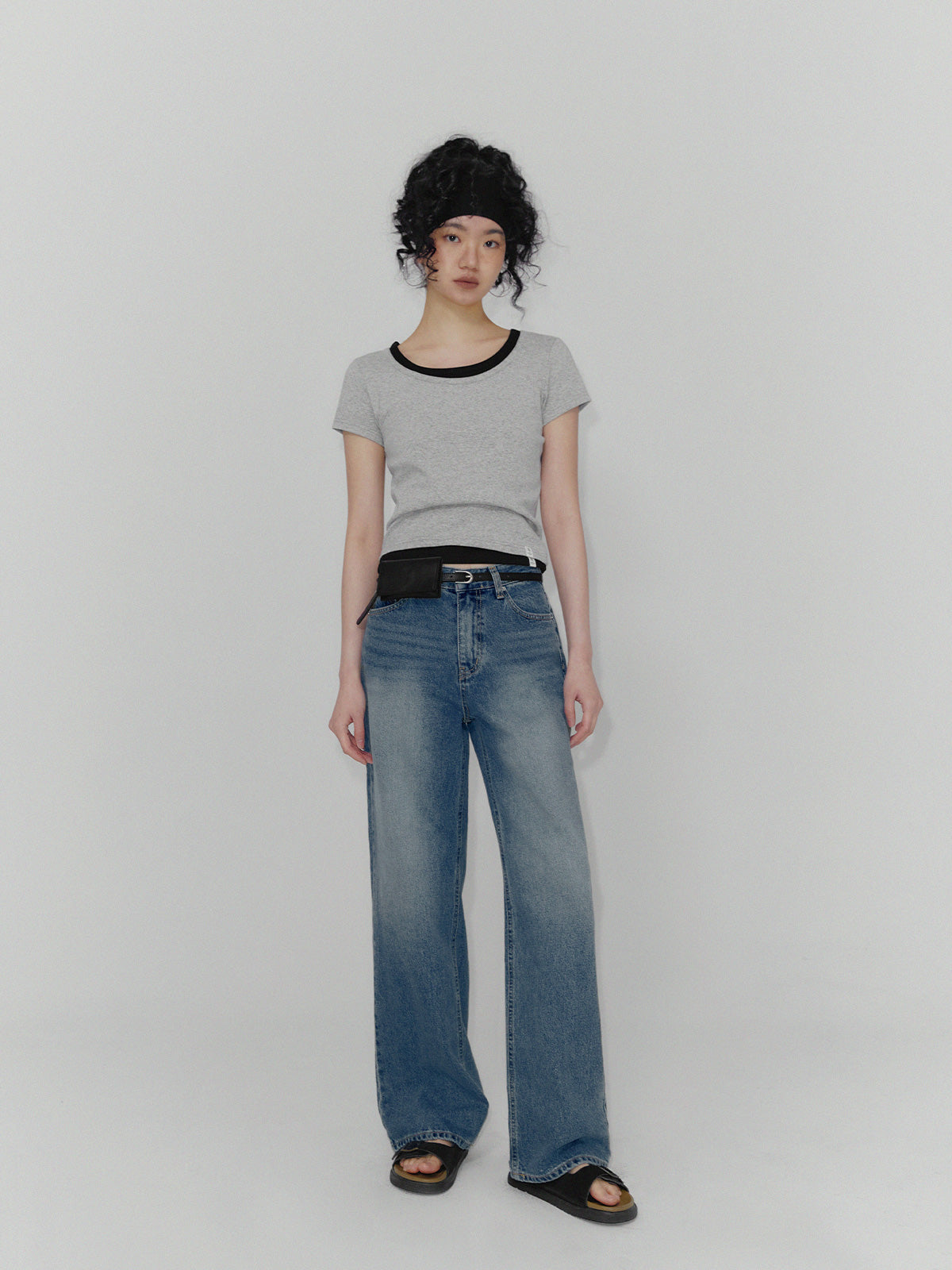 [TWEE] Elite Basic U-Neck Crop Tee