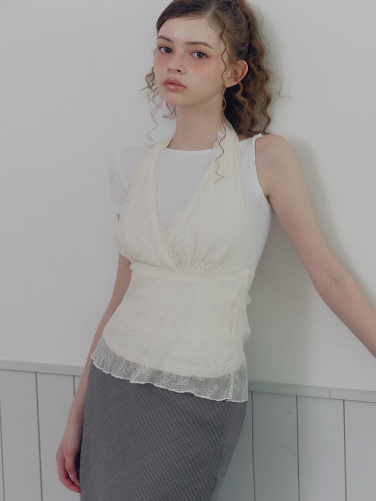 [TWEE] Betizen Asymmetric Twist T-Shirt