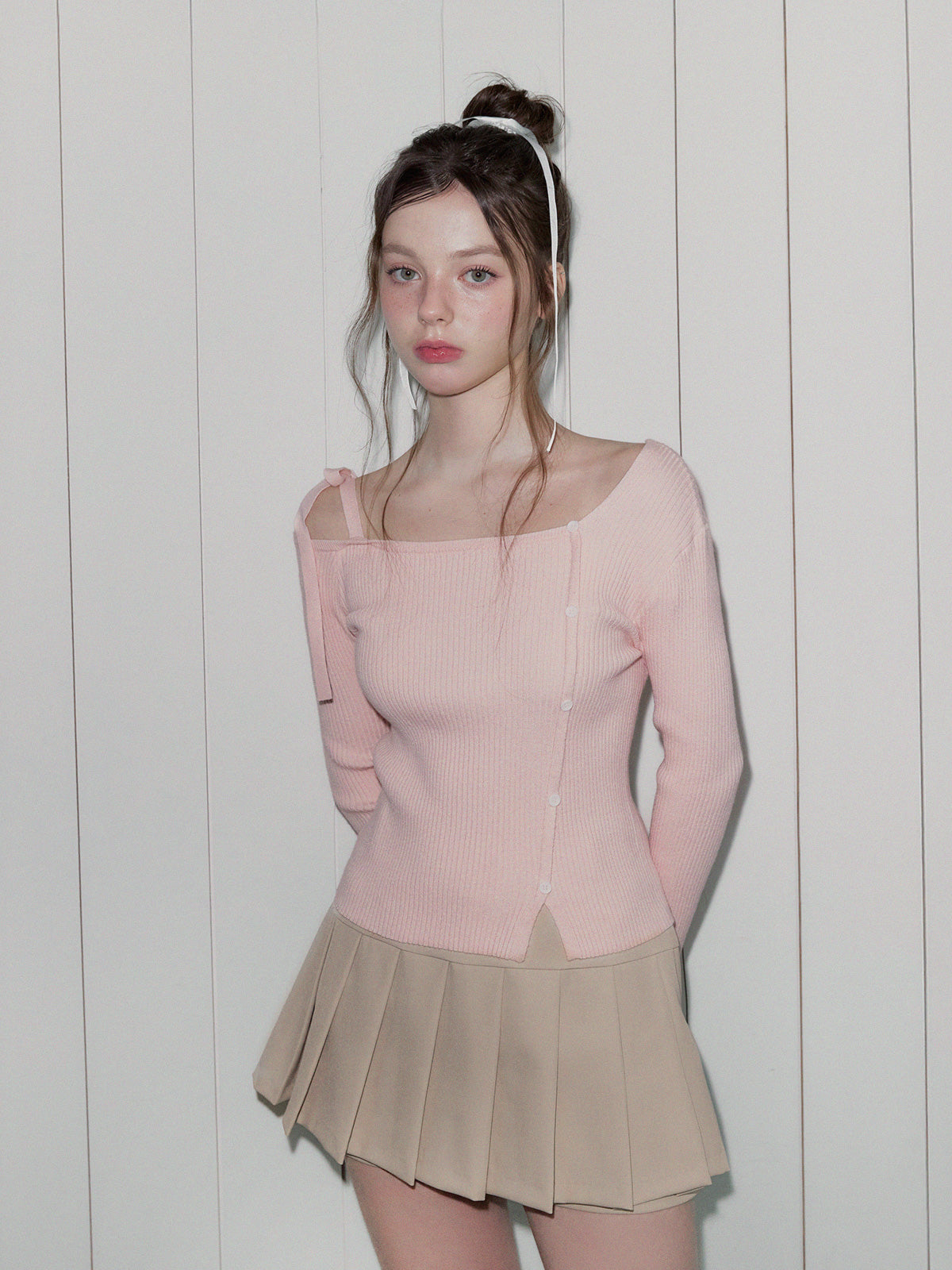 [TWEE] Morica Asym Off-Shoulder Long Sleeve Knit