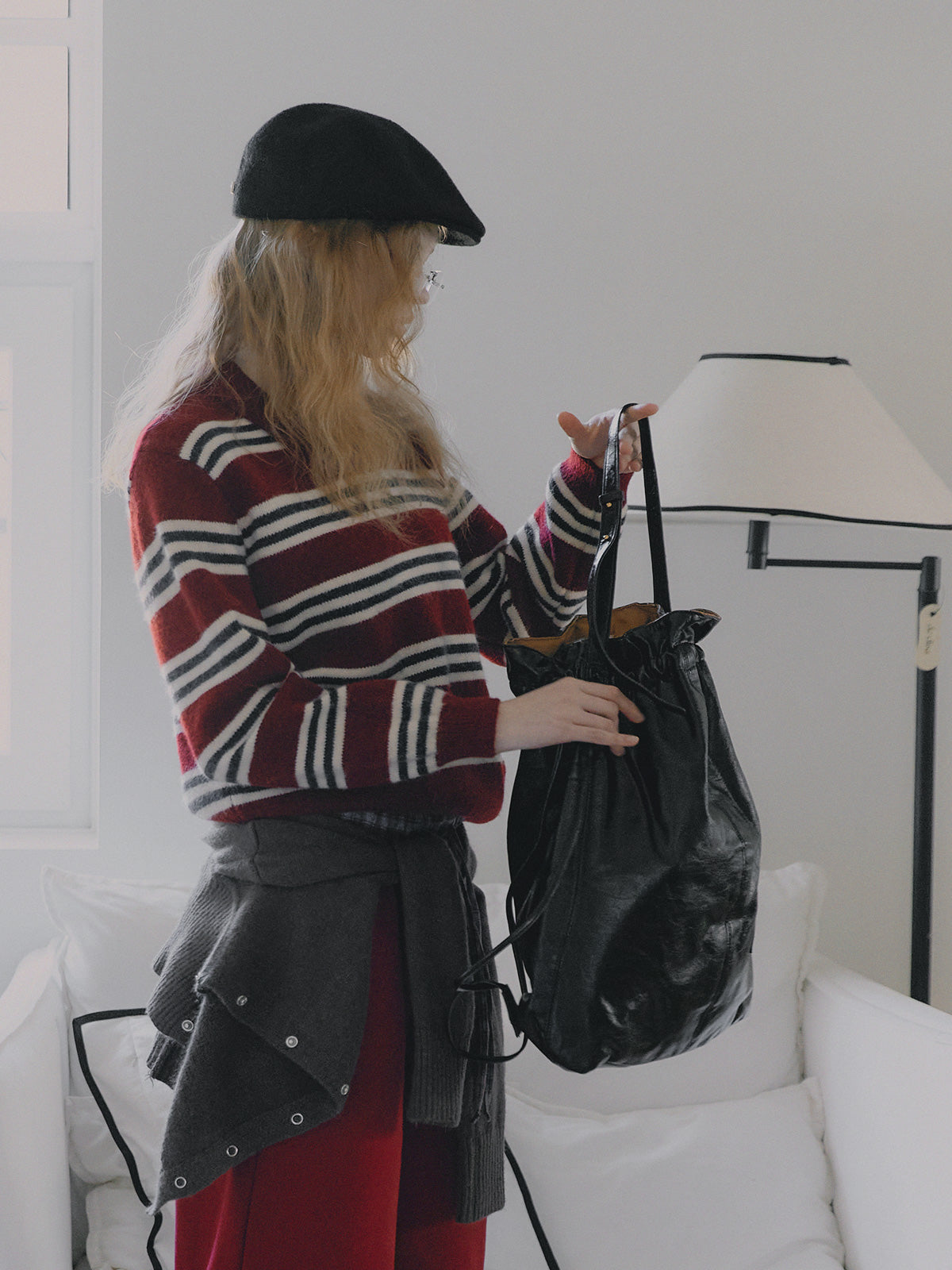 [TWEE] 주름 스트라이프 럭비 칼라 니트 탑