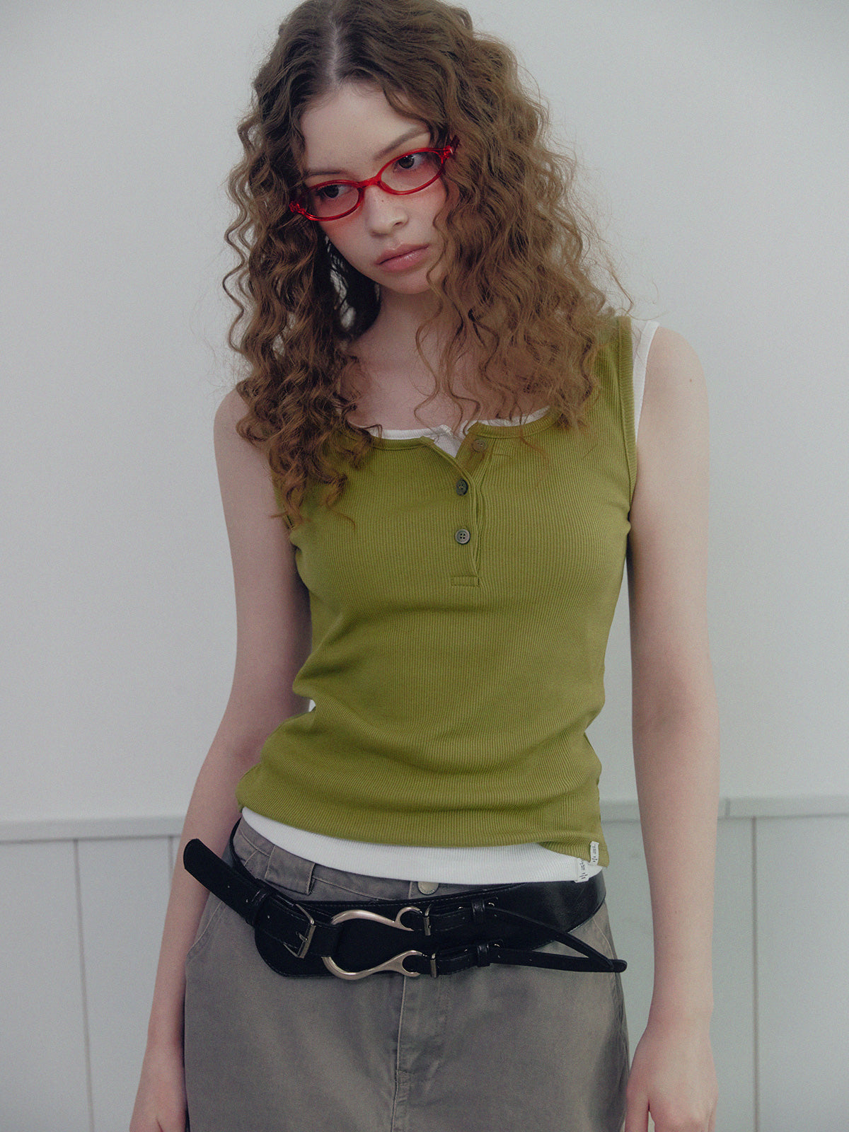 [TWEE] Perkin Ribbed Button Sleeveless Top