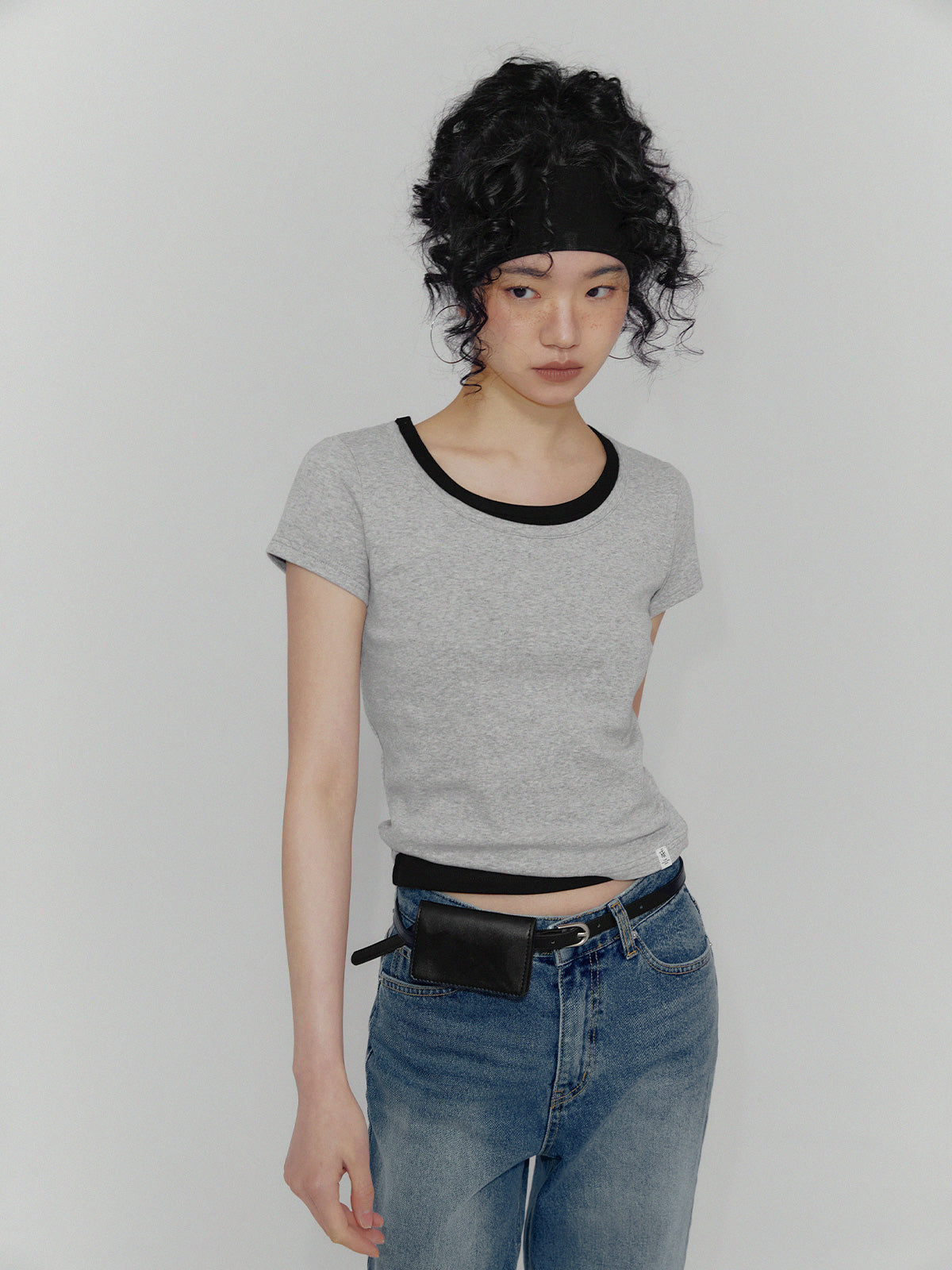 [TWEE] Elite Basic U-Neck Crop Tee