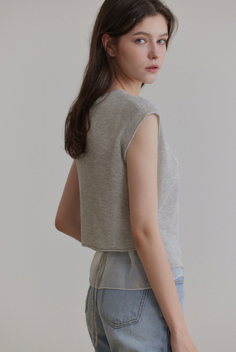 [TWEE] Lemb Back-Slit Sleeveless Knit