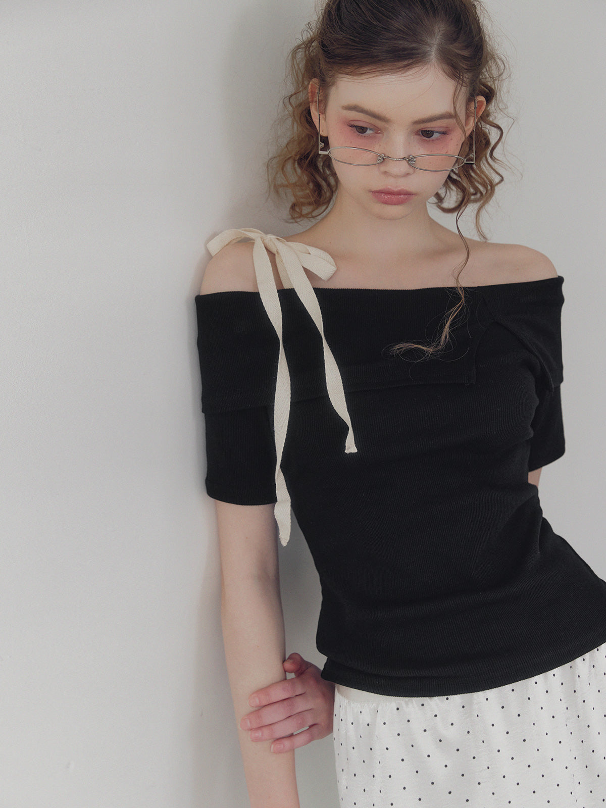 [TWEE] Petit strap one shoulder t-shirt