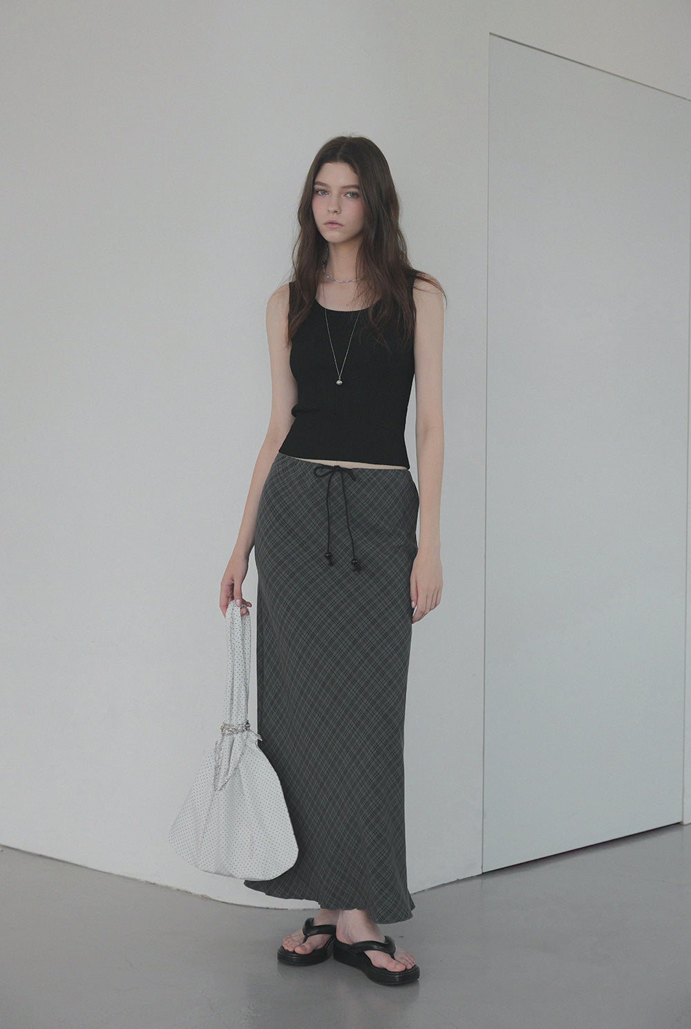 [TWEE] Nukin U-Neck Knit Sleeveless