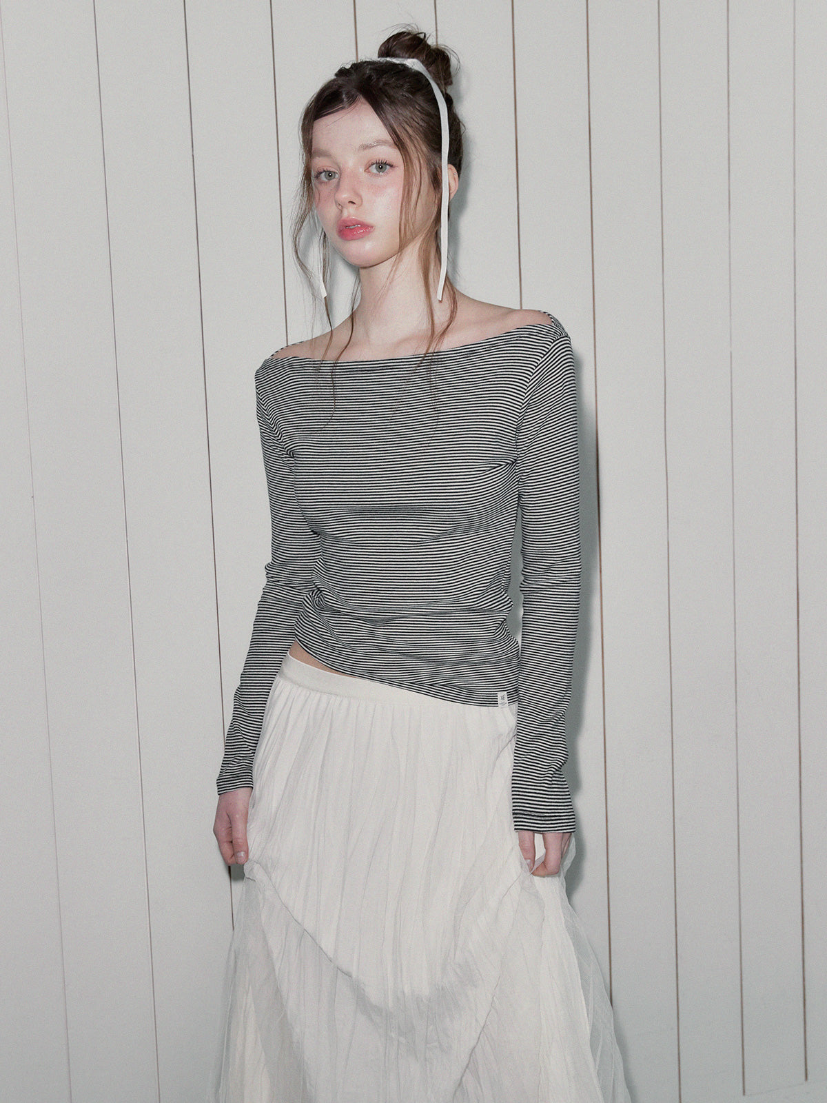 [TWEE] Musen Stripe Off-Shoulder Long Sleeve Tee