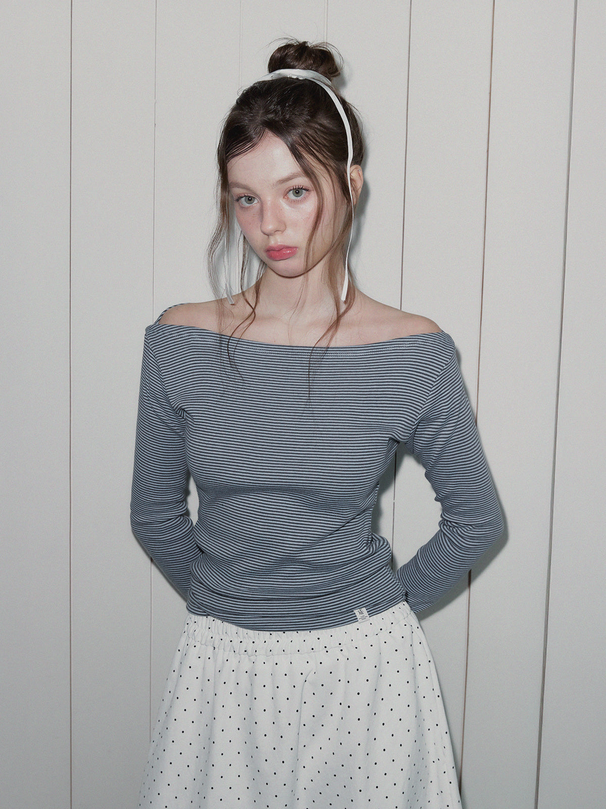 [TWEE] Musen Stripe Off-Shoulder Long Sleeve Tee