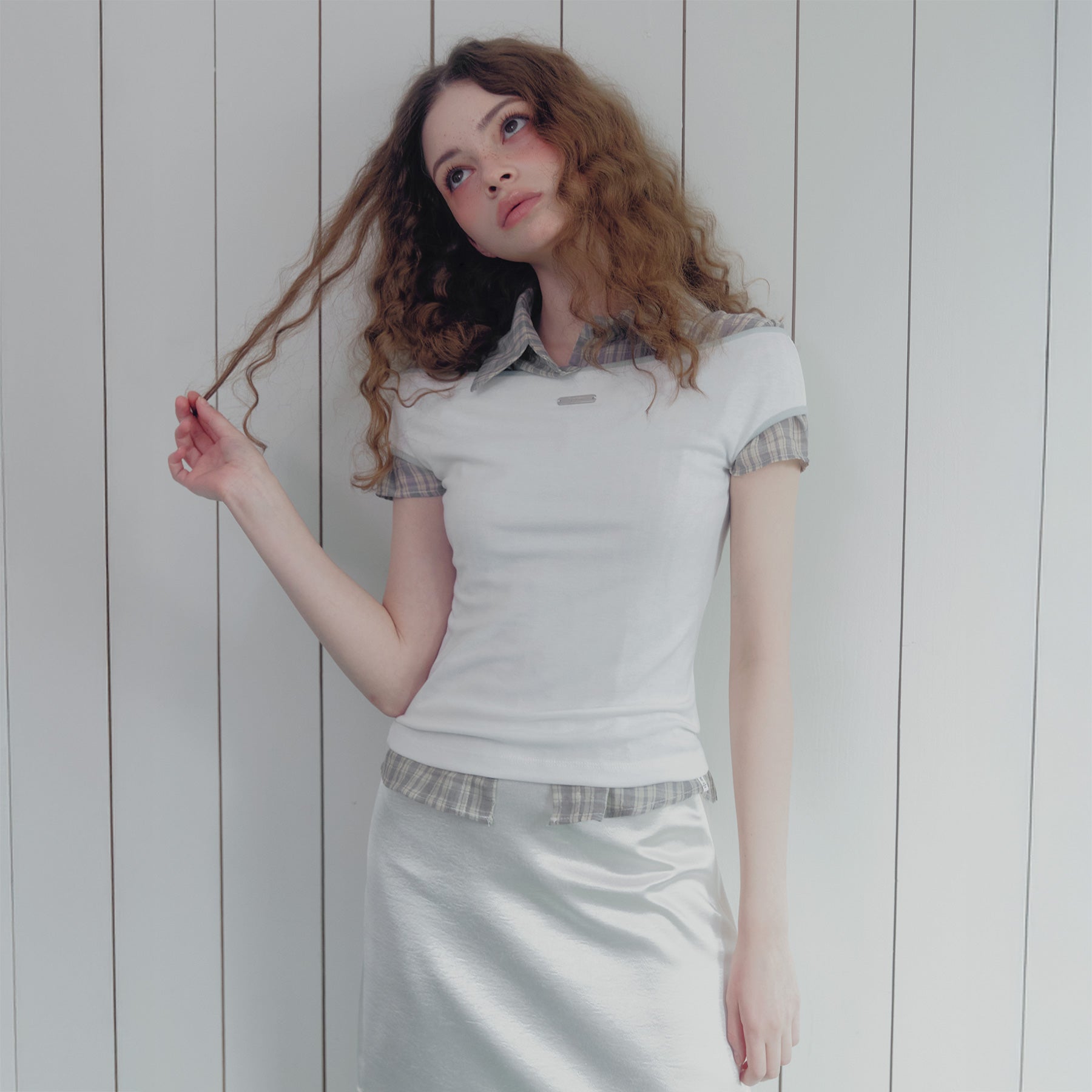 [TWEE] Epiton Color-Block Off-Shoulder T-Shirt