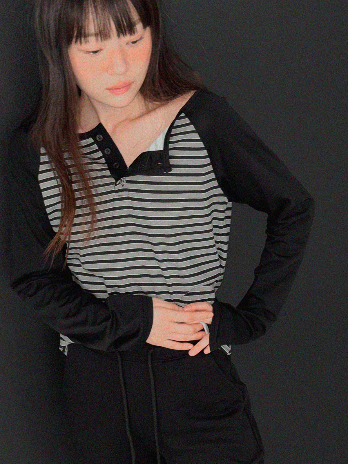 [TWEE] Mono button striped color-block long-sleeve T-shirt