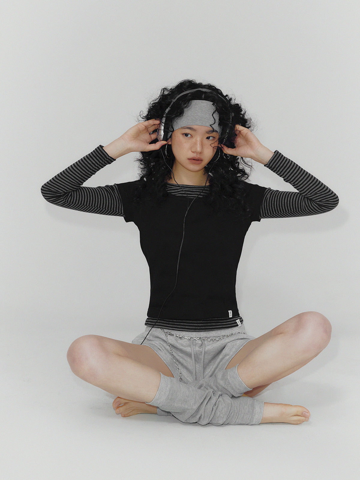 [TWEE] Elite Basic U-Neck Crop Tee