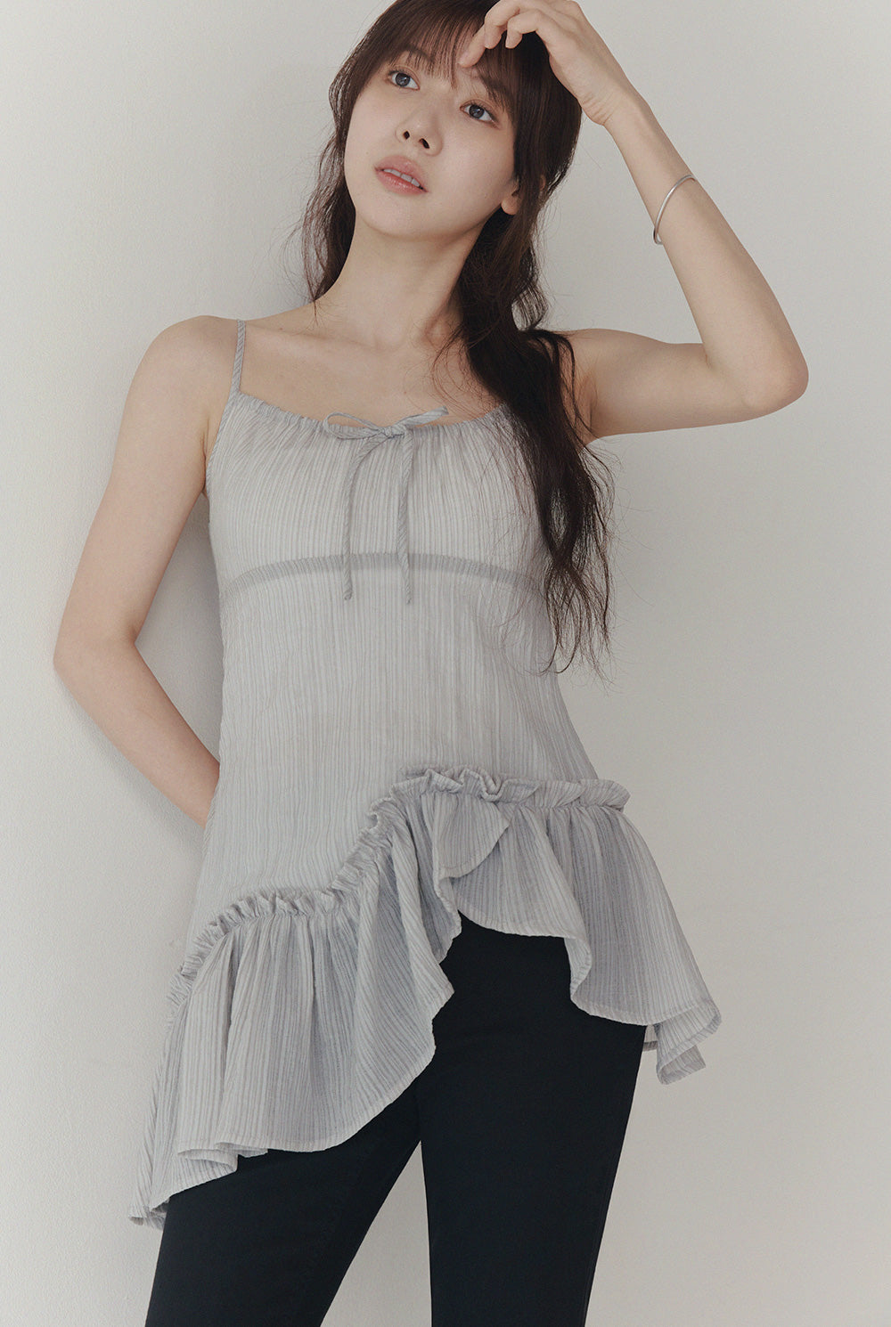 [TWEE] Ledel Asymmetric Ruffle Sleeveless Blouse