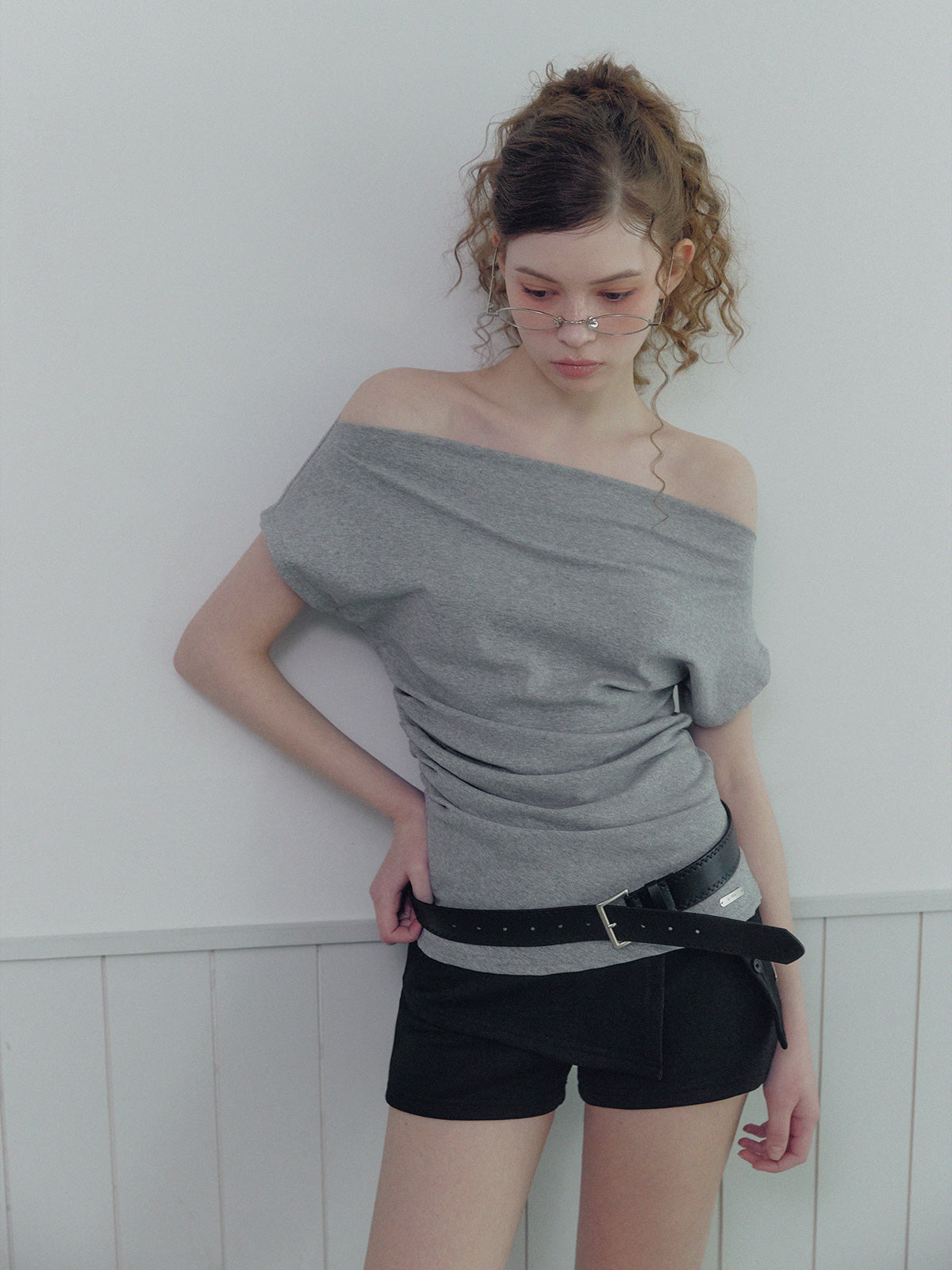 [TWEE] Mua One-Shoulder Shirred Asym T-Shirt (Belt Set)