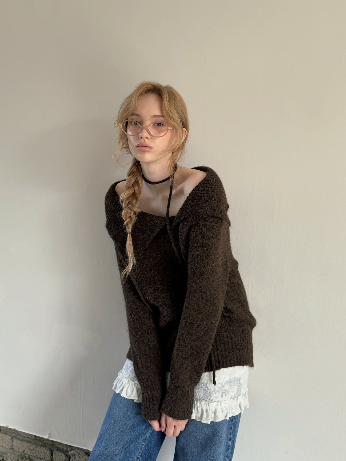 [TWEE]Ecle 비대칭 넥 루즈핏 니트 (스트랩 포함)