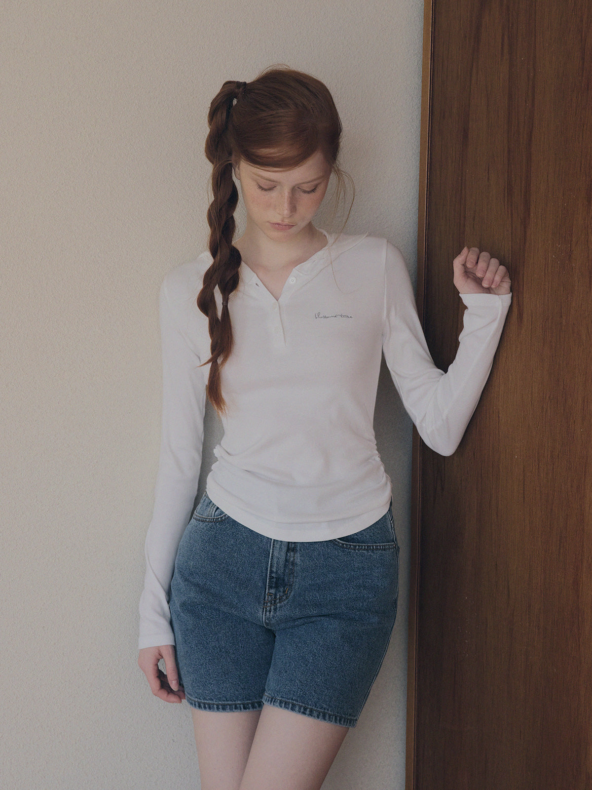 [TWEE] Melb Embroidered Shirring Hoodie