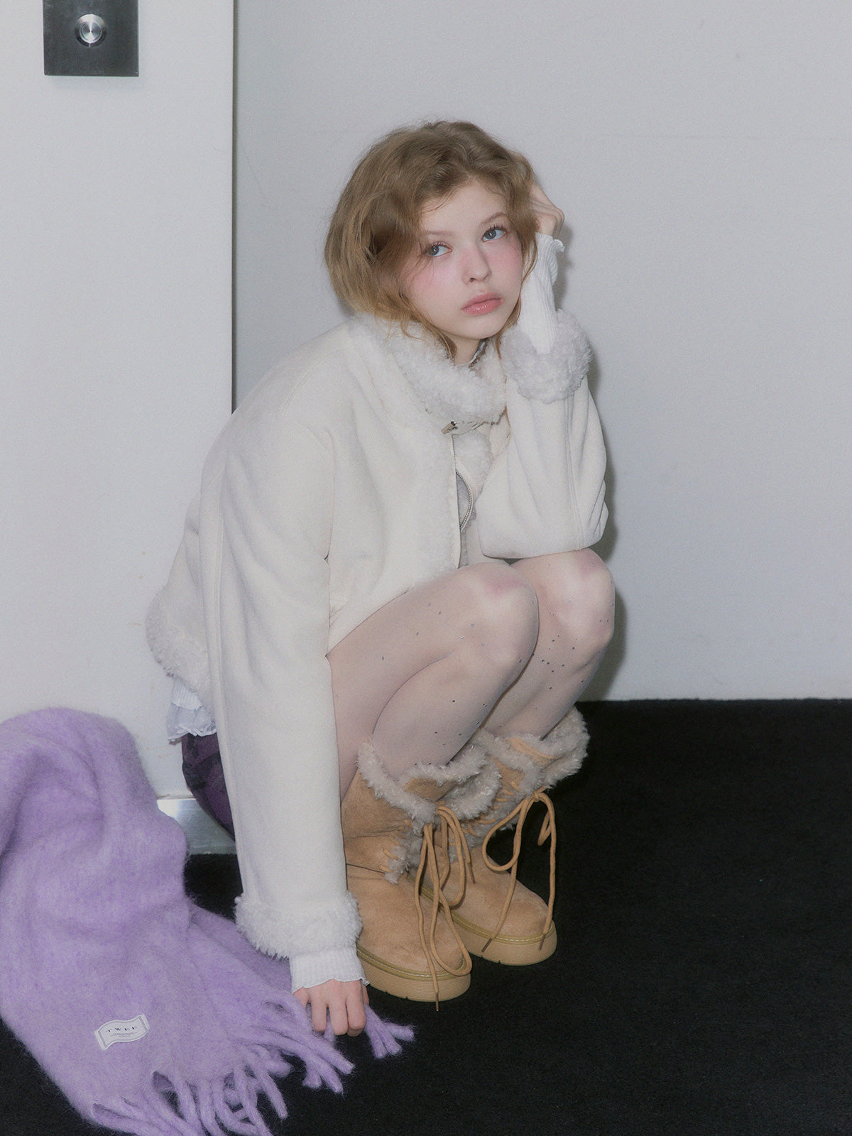 [TWEE] Bear Collar Short Shearling Jumper