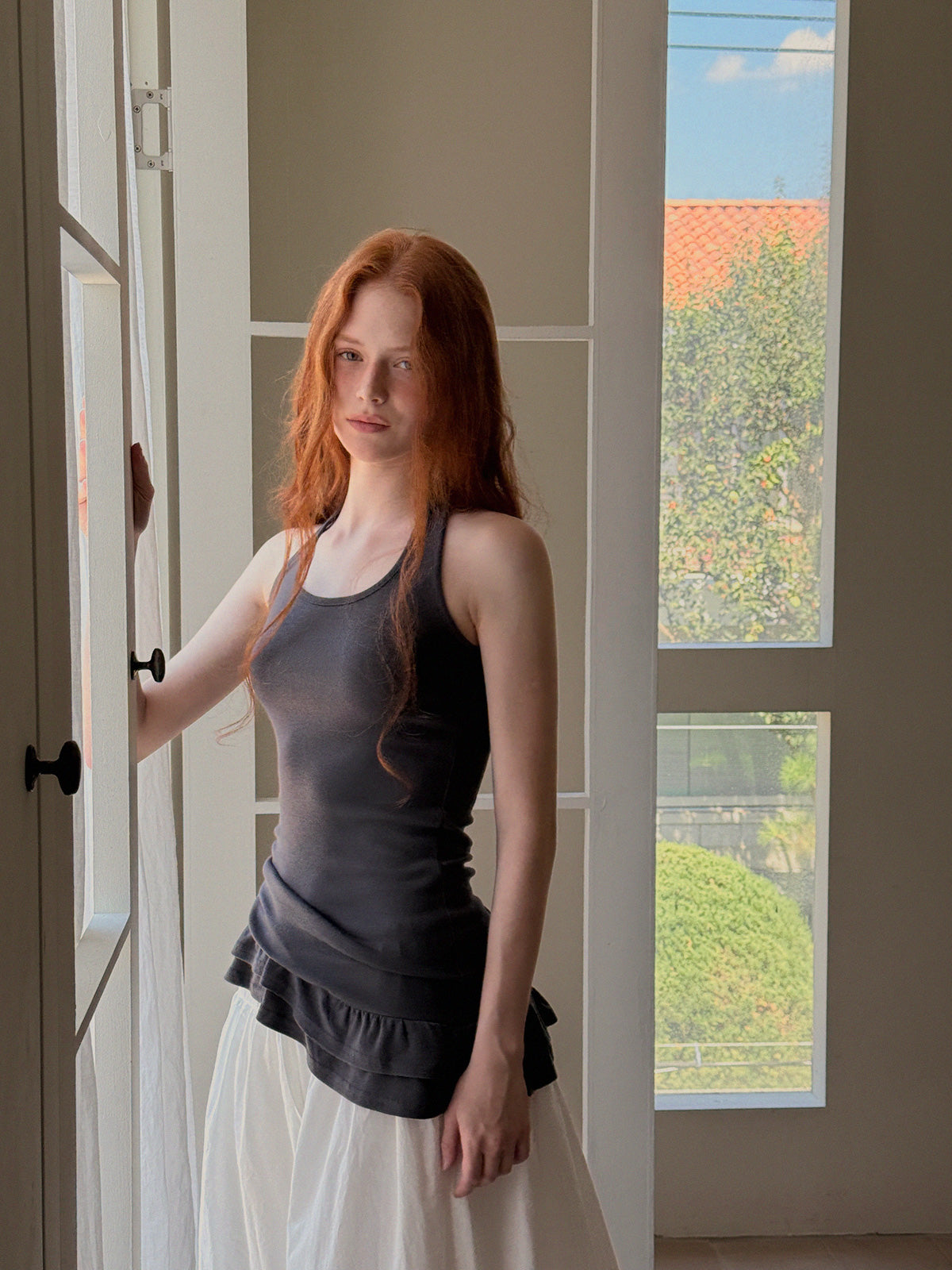 【TWEE】Beol halterneck frill sleeveless top.