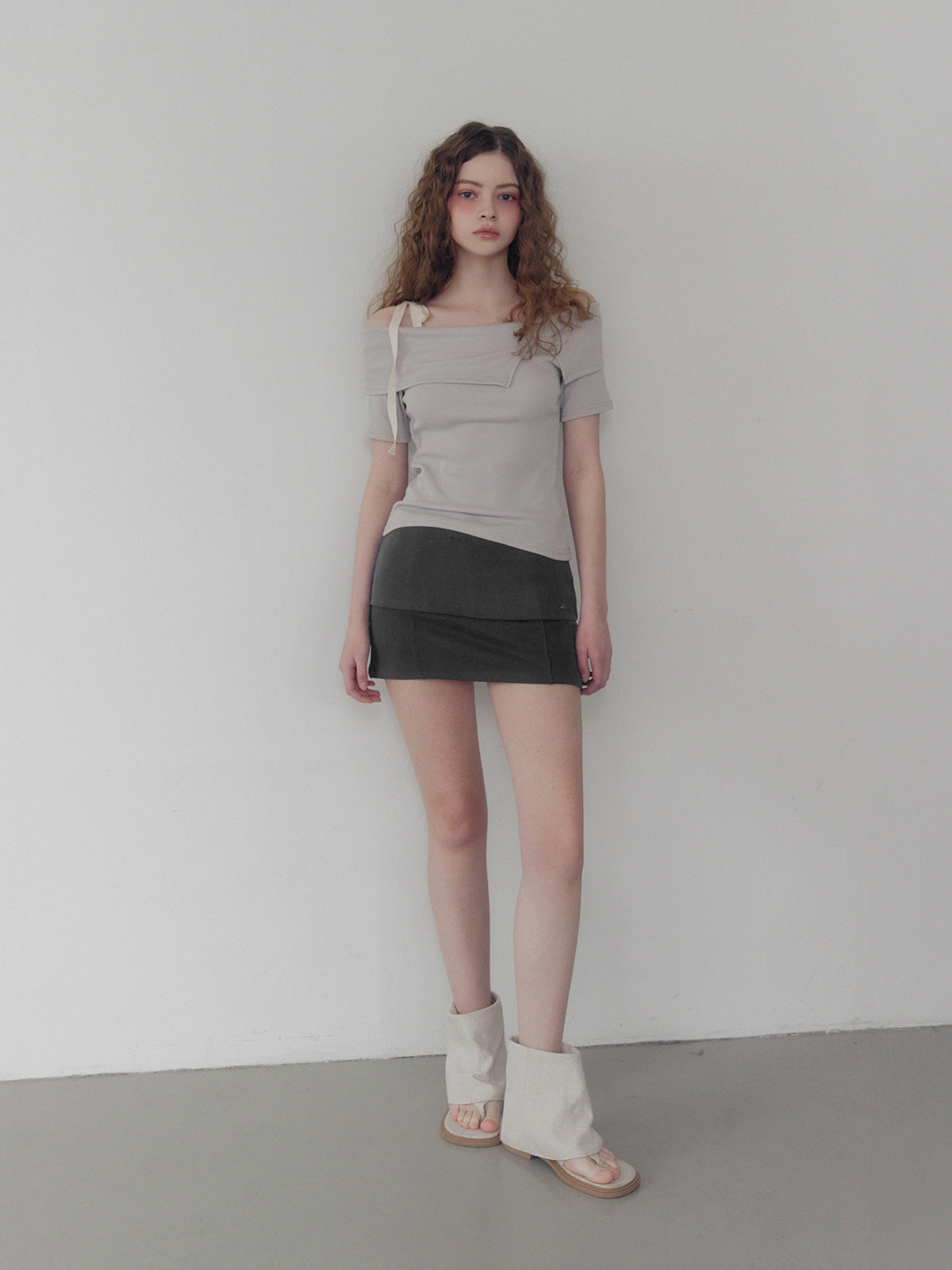 [TWEE] Petit strap one shoulder t-shirt