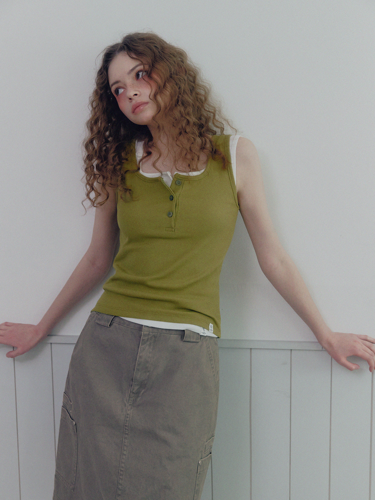 [TWEE] Perkin Ribbed Button Sleeveless Top