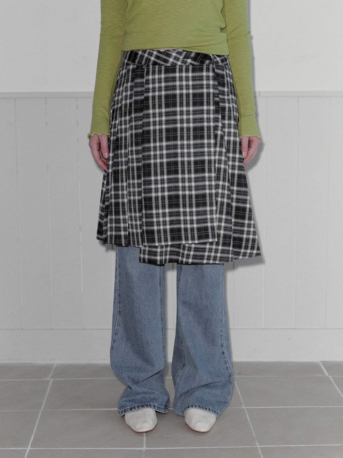 [TWEE] Noha Check Pleated Midi Wrap Skirt