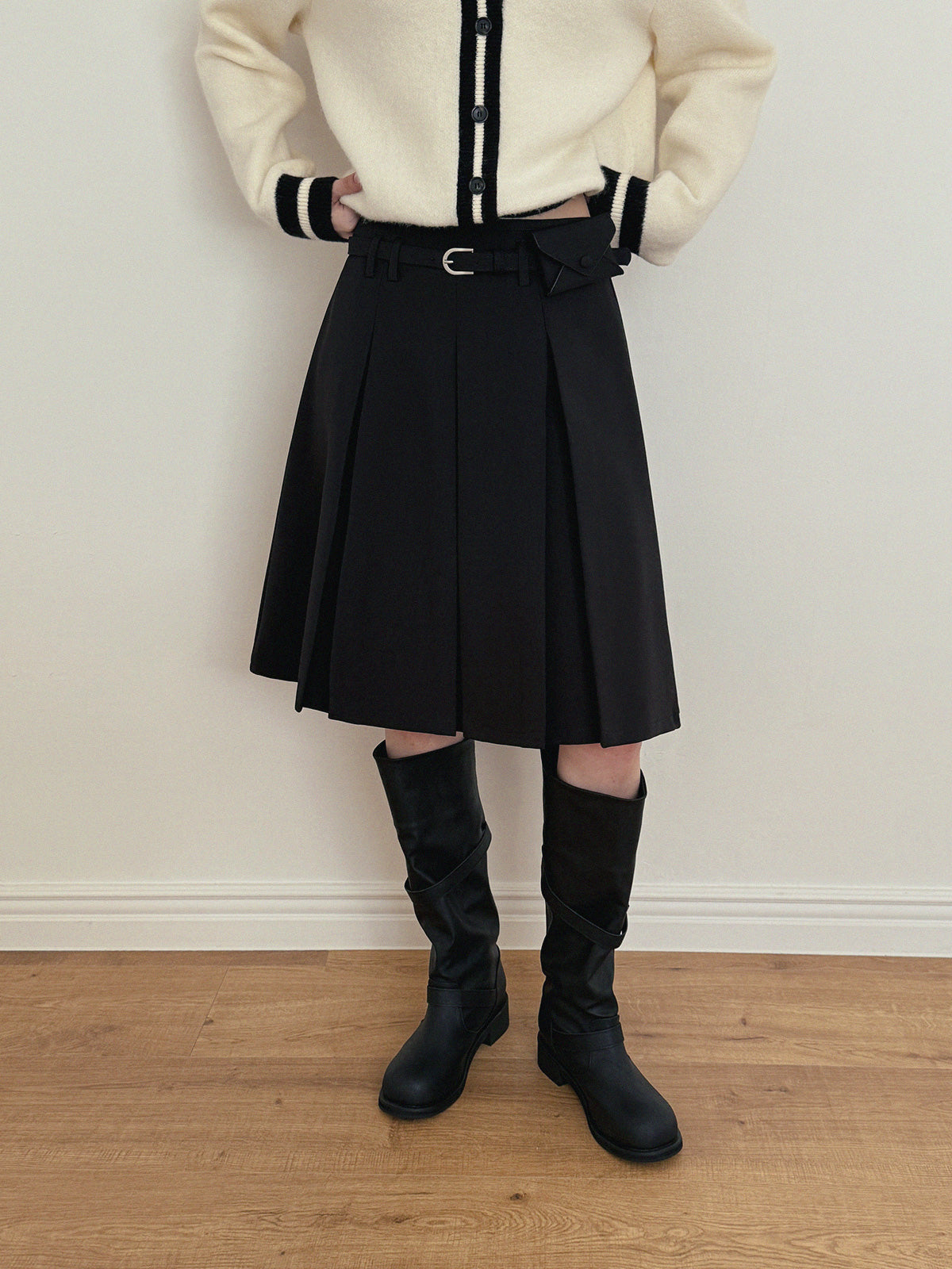 [TWEE] Comtu Pleated Mini Skirt (with Belt Set)